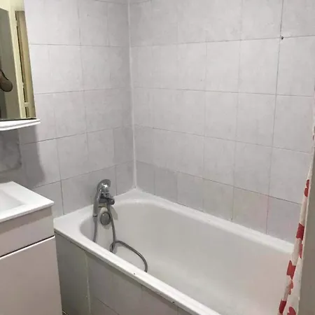 Vito Hostal París