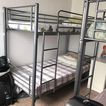 Vito Hostal París